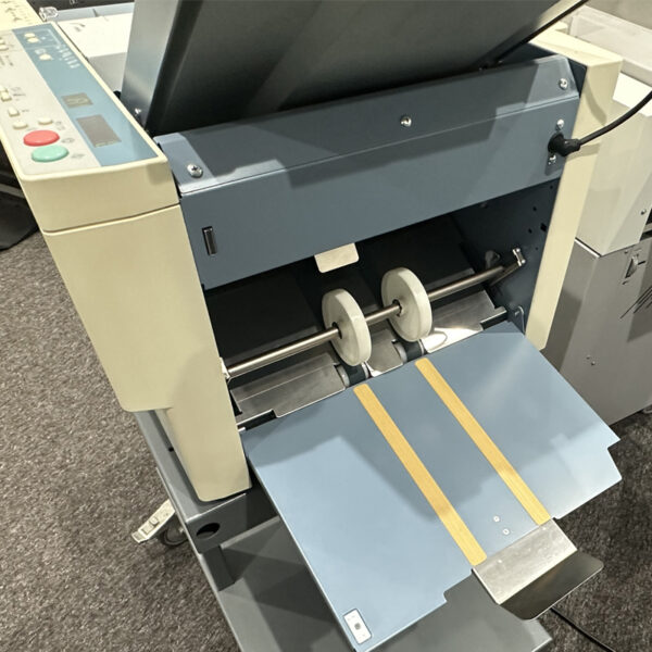 Used Duplo DF915 Folding Machine