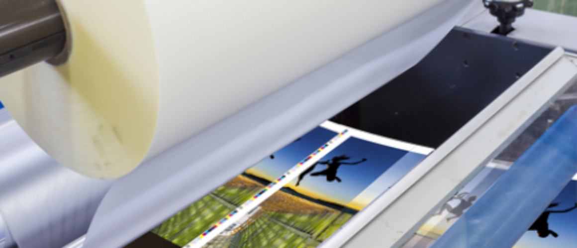 roll-laminating-machine-print-finishing-close-up